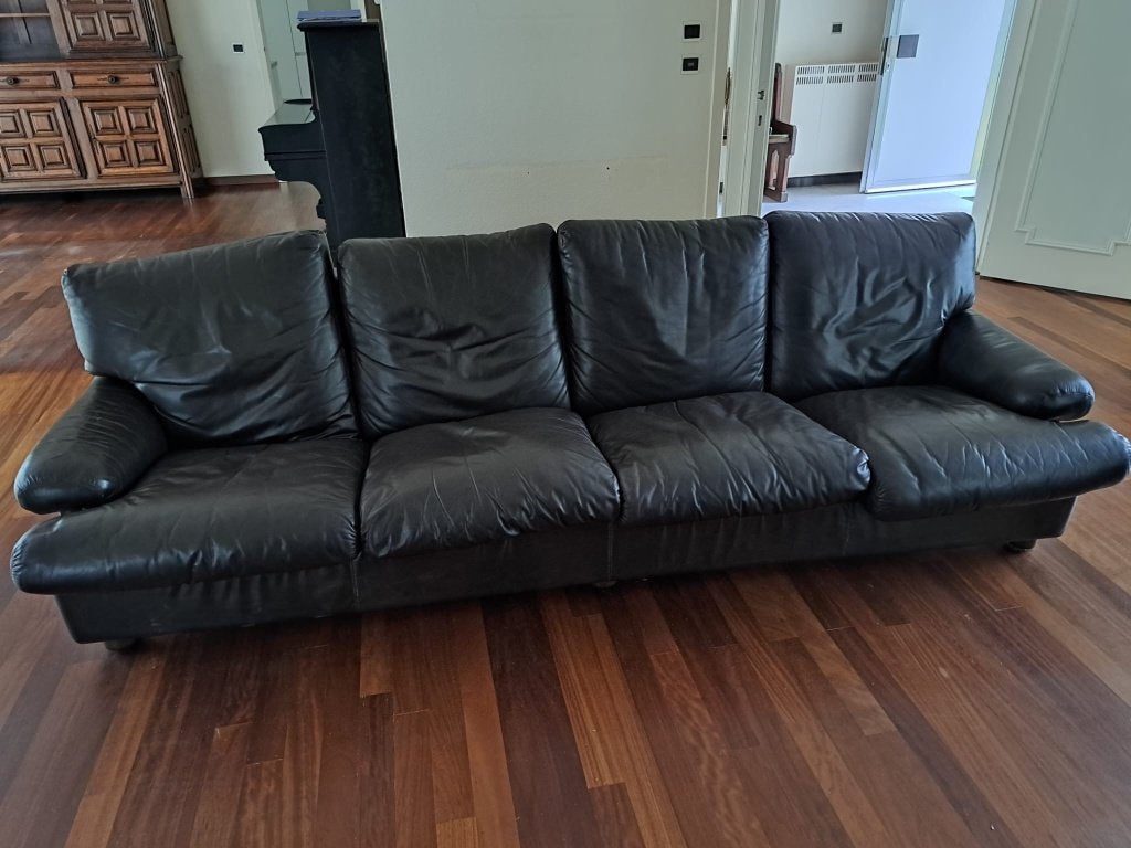 4-en 2 zit lederen zetel met voetbankje, Maison & Meubles, Canapés | Salons, 75 à 100 cm, Zwart leder, Banc droit, Enlèvement