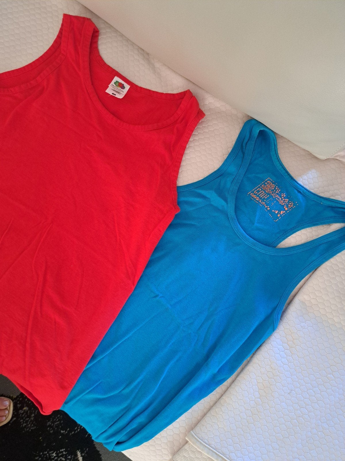 2 marcellekes voor 2 eu rood blauw S, Kleding | Dames, Sportkleding, Ophalen