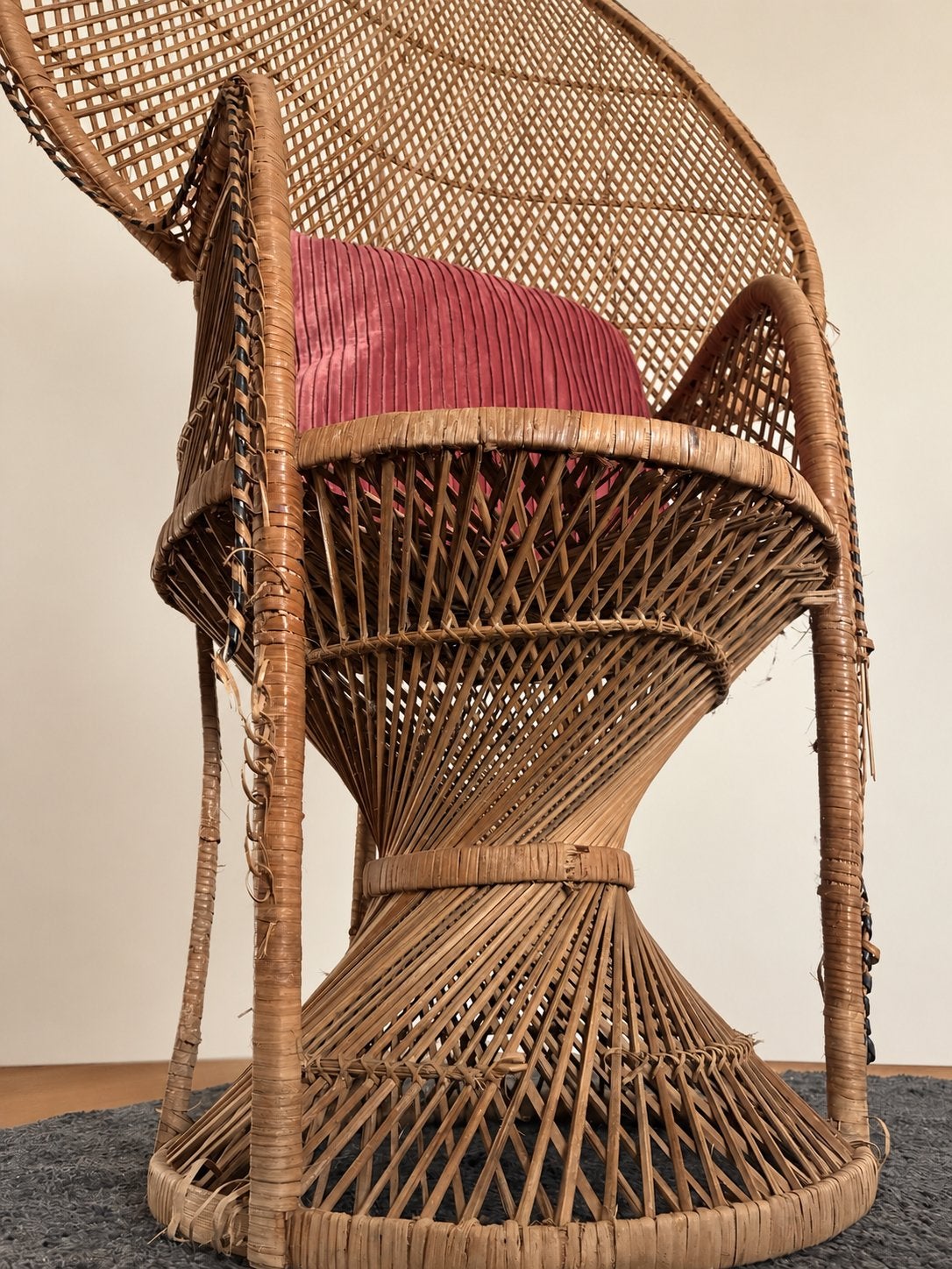 Vintage rotan pauwenstoel / Emmanuelle stoel, Ophalen