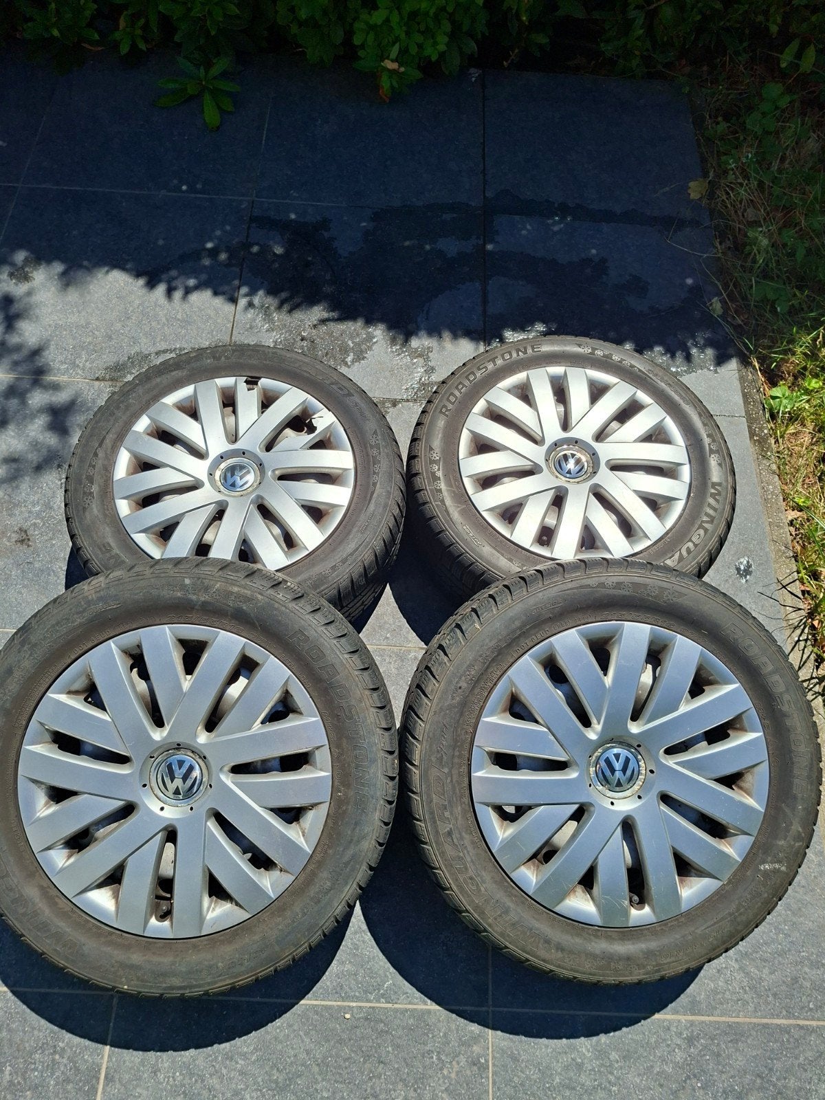 4 Pneus de voiture d'hiver + jantes VW, Autos : Pièces & Accessoires, Pneus & Jantes, Enlèvement, Pneus hiver, Pneu(s)