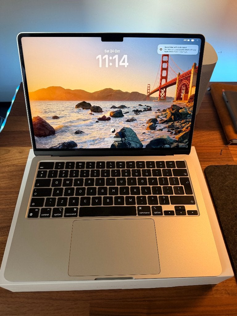 MacBook Air 13" M2 (2022) – 24GB RAM, 1TB, Starlight, QWERTY, Computers en Software, Ophalen, 1 TB of meer, 13 inch, Zo goed als nieuw