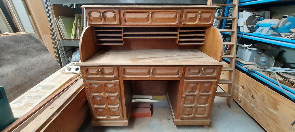 Antiek bureau, Enlèvement