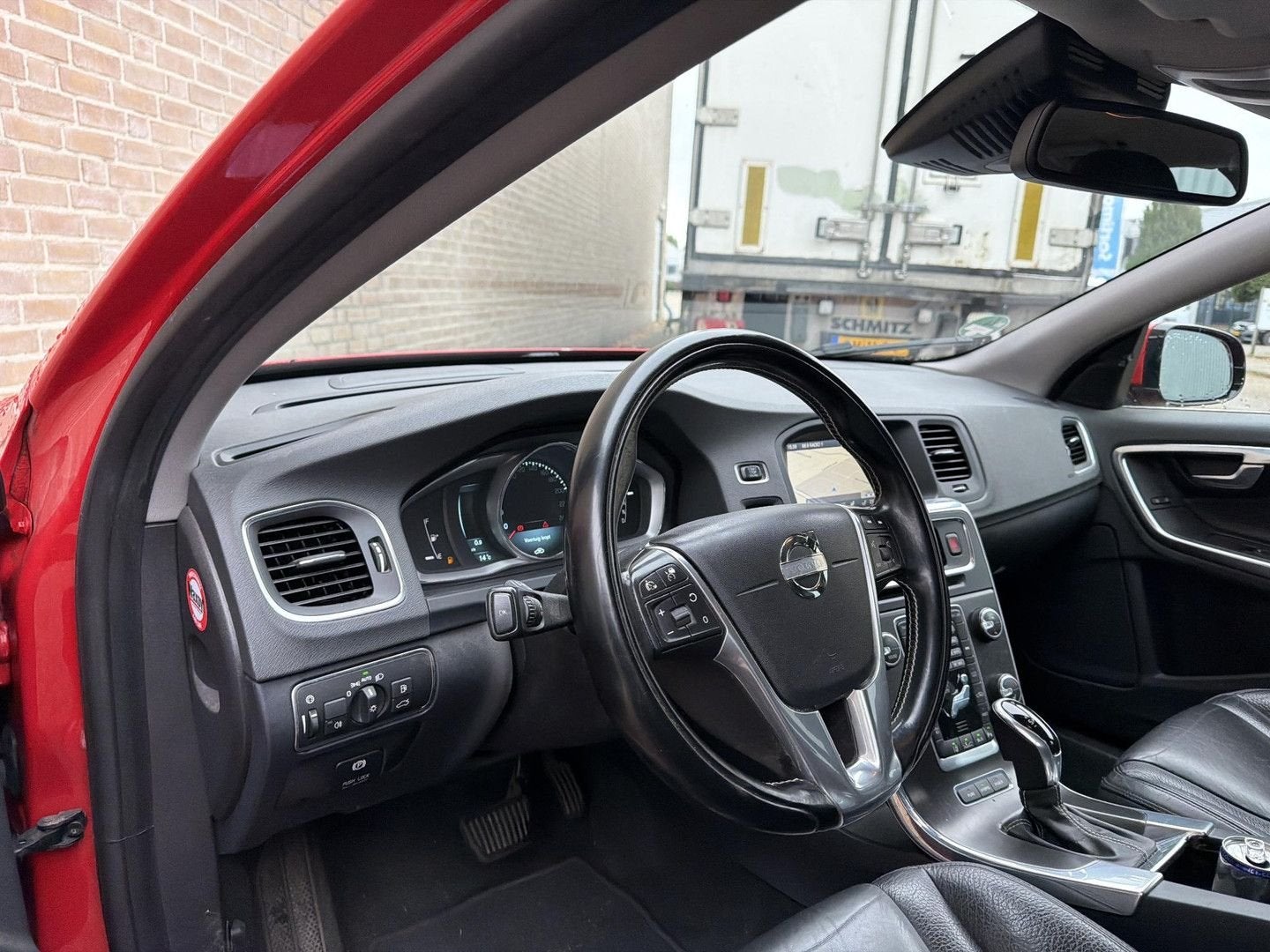 Volvo V60 2.4 D6 AWD Plug-In Hybrid Summum | Leder | Climate, Automaat, Zwart, 48 g/km, Break