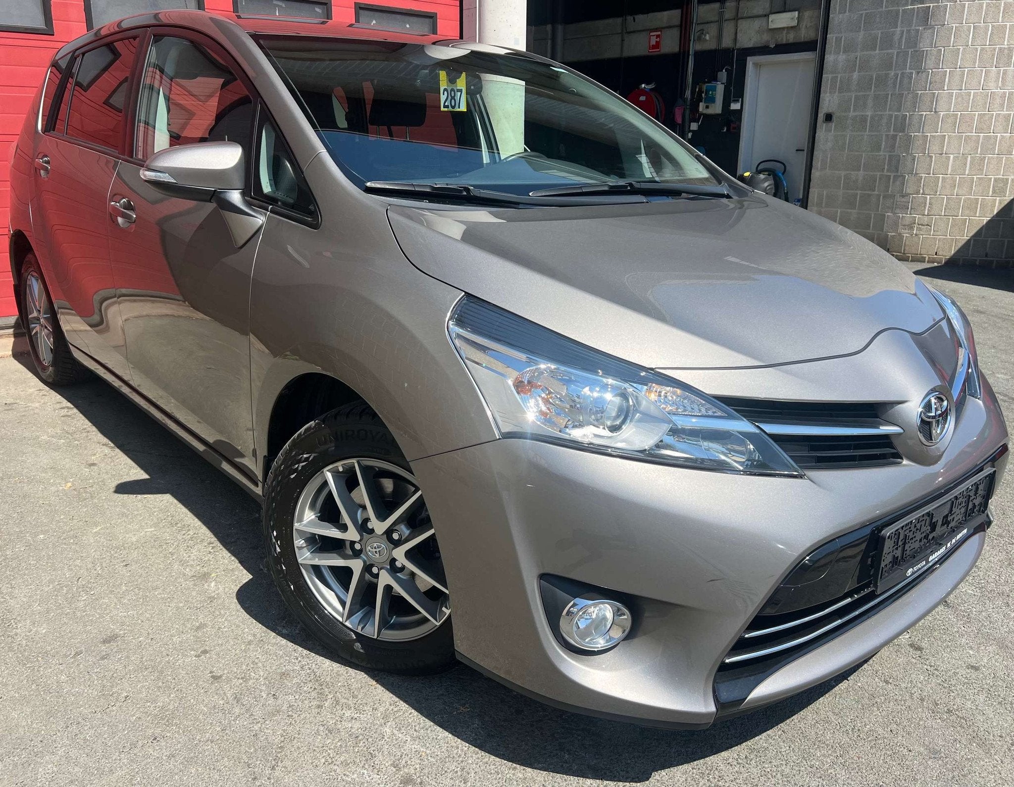 Toyota Verso 1.8i Dynamic 5pl. + GARANTIE + CAMÉRA + NAVI +, Auto's, Toyota, Gebruikt, Euro 6, 4 cilinders, 108 kW