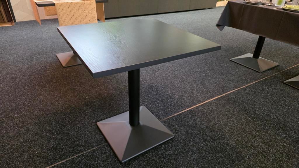 4 zwarte bistrotafels 70cm in goede staat, Ophalen, Zo goed als nieuw, Vierkant