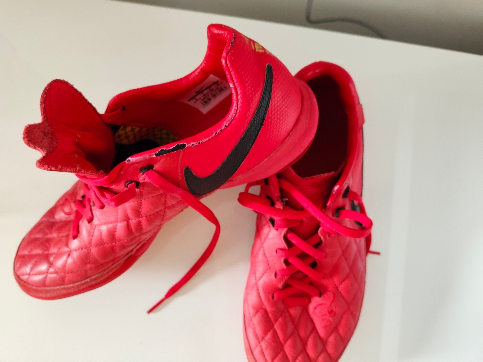 Nike Tiempo 10R rouge noir édition spéciale, Enlèvement ou Envoi, Utilisé, Chaussures