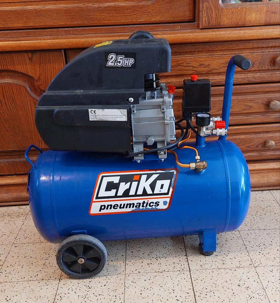 Compressor 50 L Criko 8 bar 2 uitgangen, Ophalen, Gebruikt, 6 tot 10 bar, 25 tot 100 liter