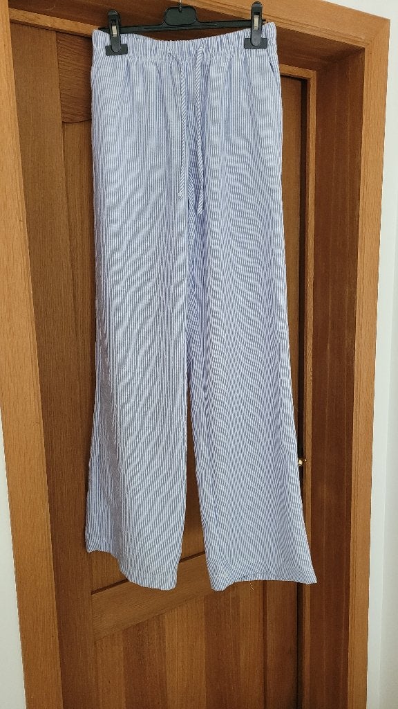 pantalon dame taille S Bershka Neuf, Kleding | Dames, Broeken en Pantalons, Ophalen of Verzenden, Nieuw, Maat 36 (S), Blauw