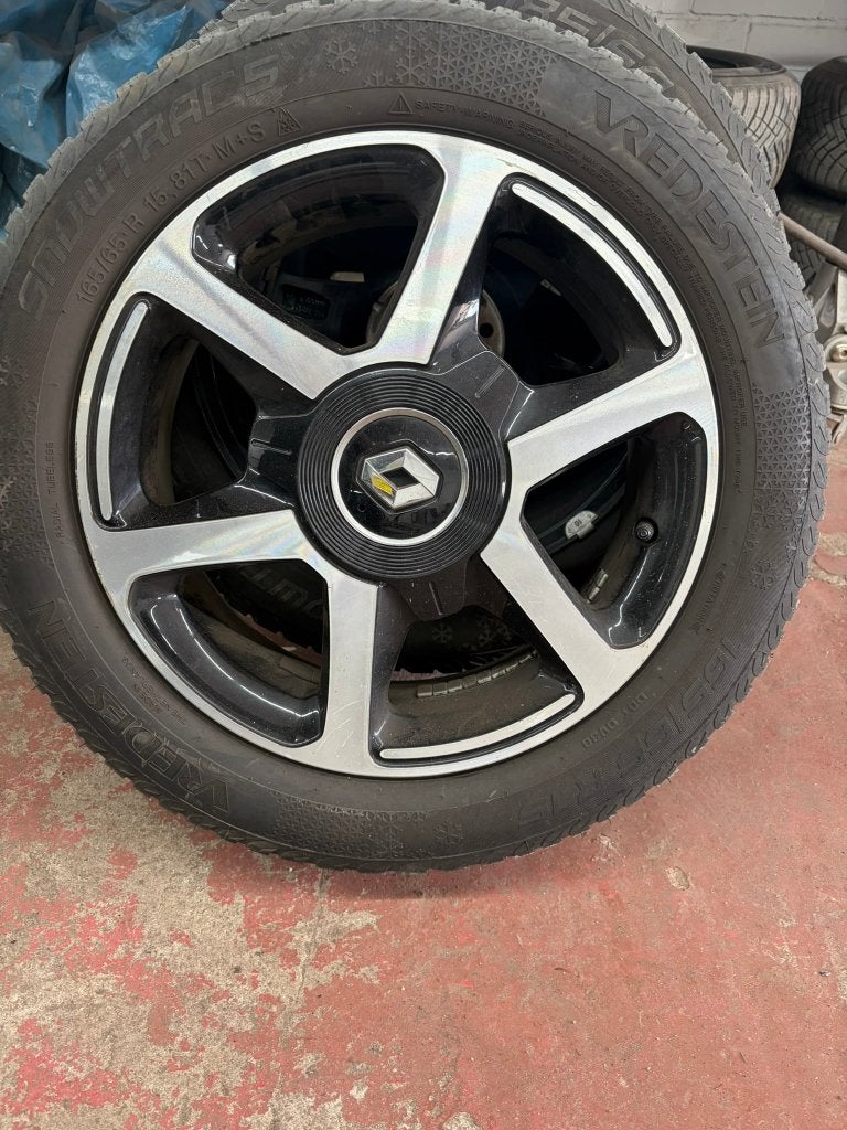 Renault Twingo velgen + winterbanden, Ophalen, Gebruikt, 15 inch, Velg(en)