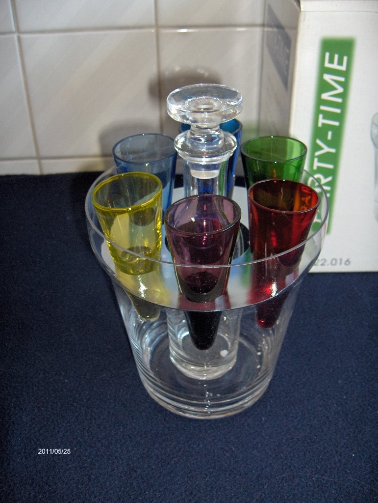 vodka serviesje (flesje + glazen), Ophalen of Verzenden, Zo goed als nieuw