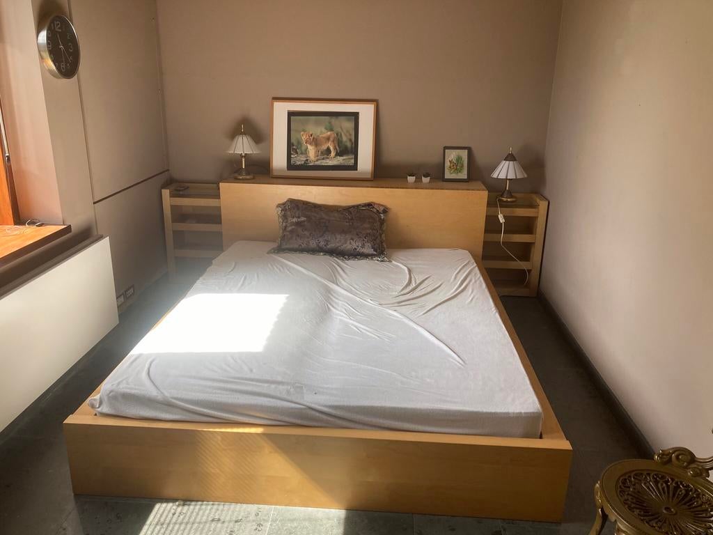 Bed met achterwand en inschuifbare nachtkastjes,ladenkast, Huis en Inrichting, Slaapkamer | Bedden, Ophalen