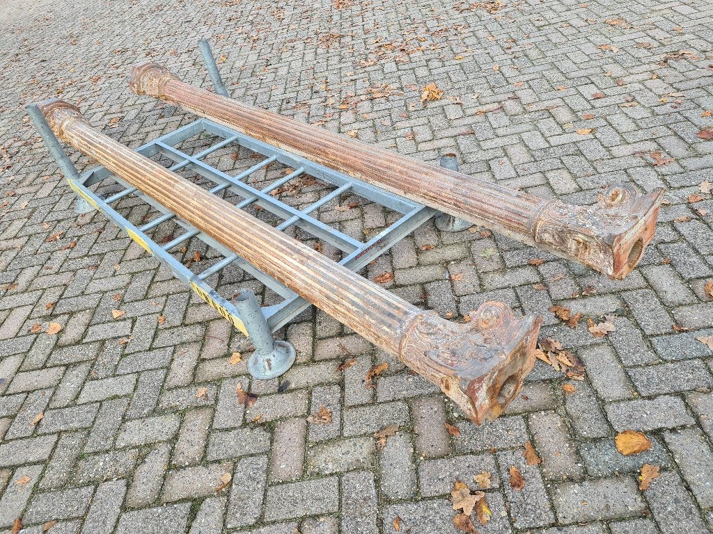 2 antieke gietijzeren zuilen / pilaren Muurpilaren,, Enlèvement