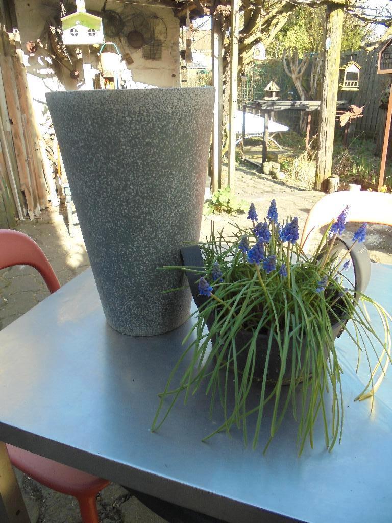 Grand pot de fleurs conique en granito H 40 cm, Neuf, 40 à 70 cm, 25 à 40 cm, Enlèvement