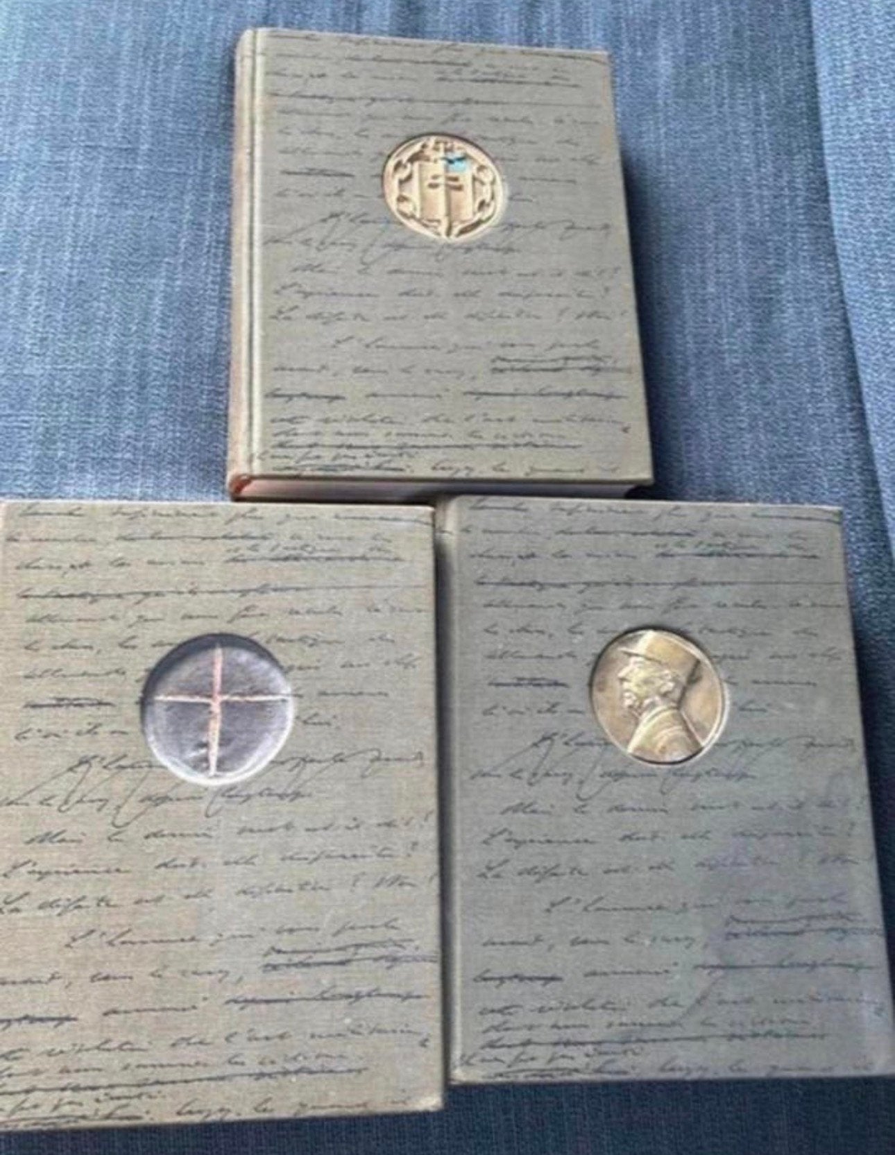 Les 3 tomes ‘Memoires de guerre de Charles de gaulle, Livres, Enlèvement, Deuxième Guerre mondiale, Utilisé, Autres sujets/thèmes
