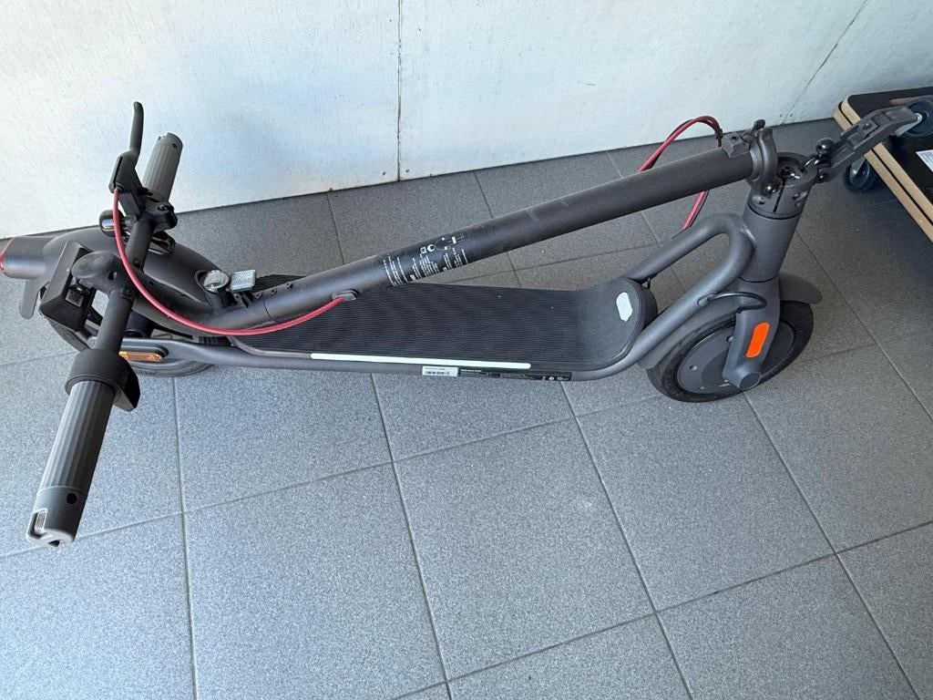 Step, Fietsen en Brommers, Steps, Ophalen, Zo goed als nieuw, Elektrische step (E-scooter), Go navee