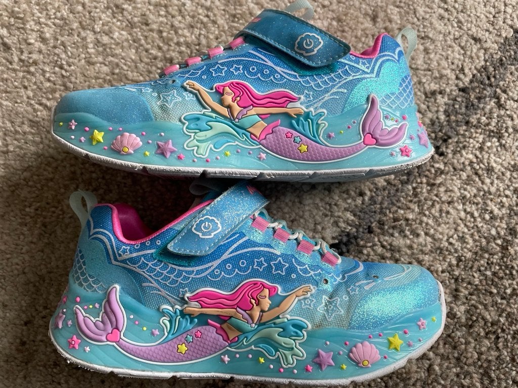 Skechers Meisjes Maat 35, Enfants & Bébés, Vêtements enfant | Chaussures & Chaussettes, Enlèvement, Chaussures, Fille, Comme neuf