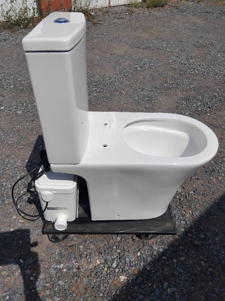 Wc complet avec broyeur, Bricolage & Construction, Sanitaire, Enlèvement, Comme neuf, Toilettes
