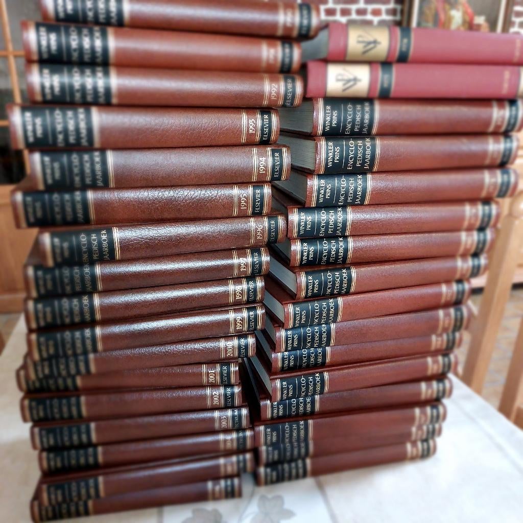 Grote Winkler Prins jaarboeken 1974 tem 2006, Boeken, Encyclopedieën, Gelezen, Complete serie, Algemeen, Ophalen