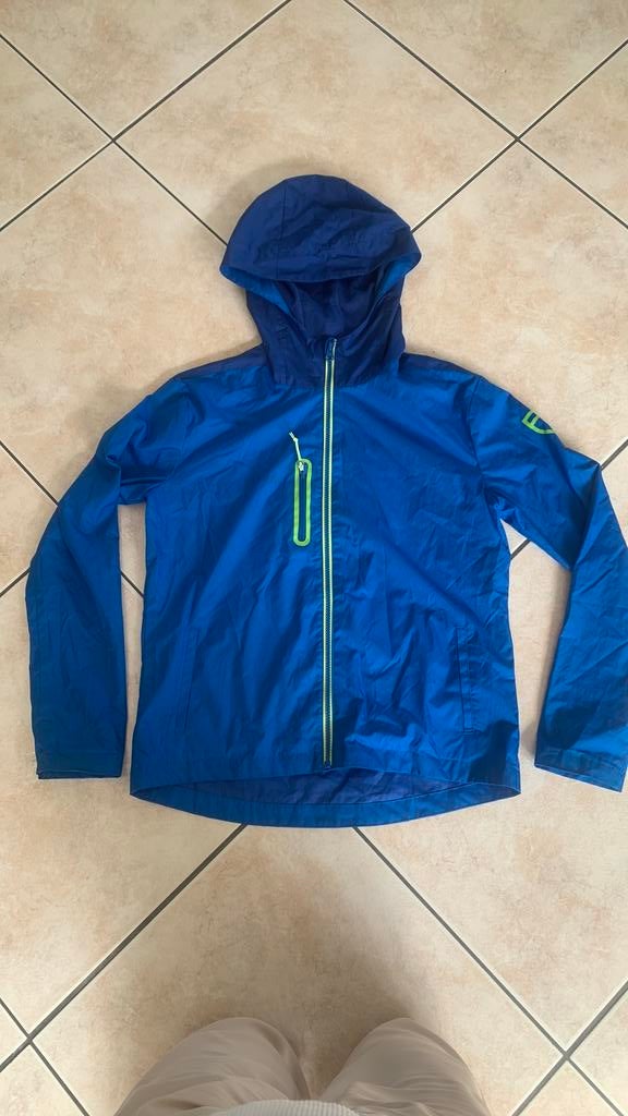 blauw Kipsta windjack/regenjas met neongele ritsen, Ophalen, Zo goed als nieuw