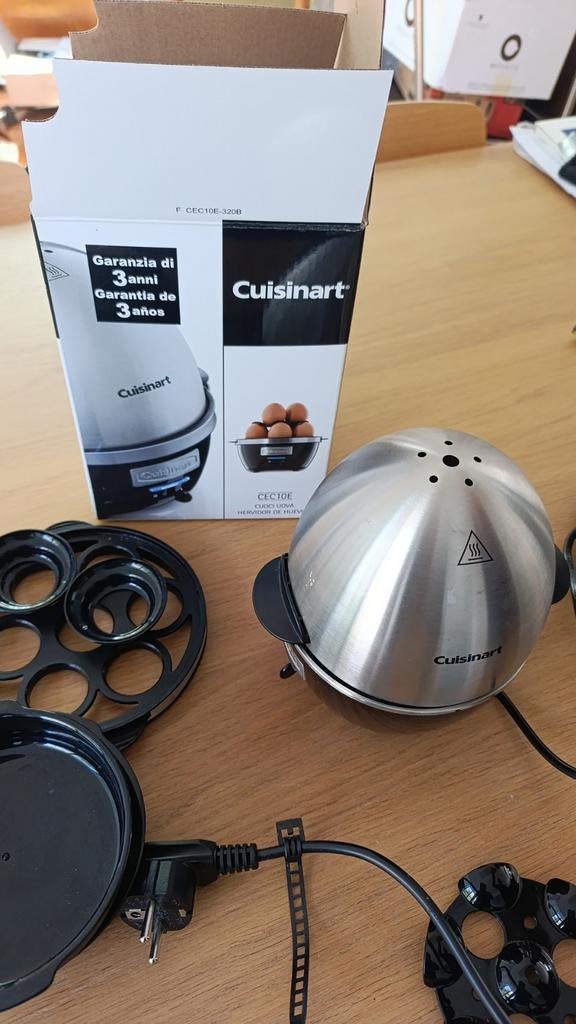 Cuiseur à œufs Cuisinart CEC10E – complet, Electroménager