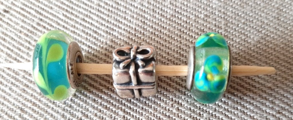 Te koop: Drie leuke bedels van Pandora in Sterling zilver., Handtassen en Accessoires, Bedels, Zo goed als nieuw, Pandora, Zilver