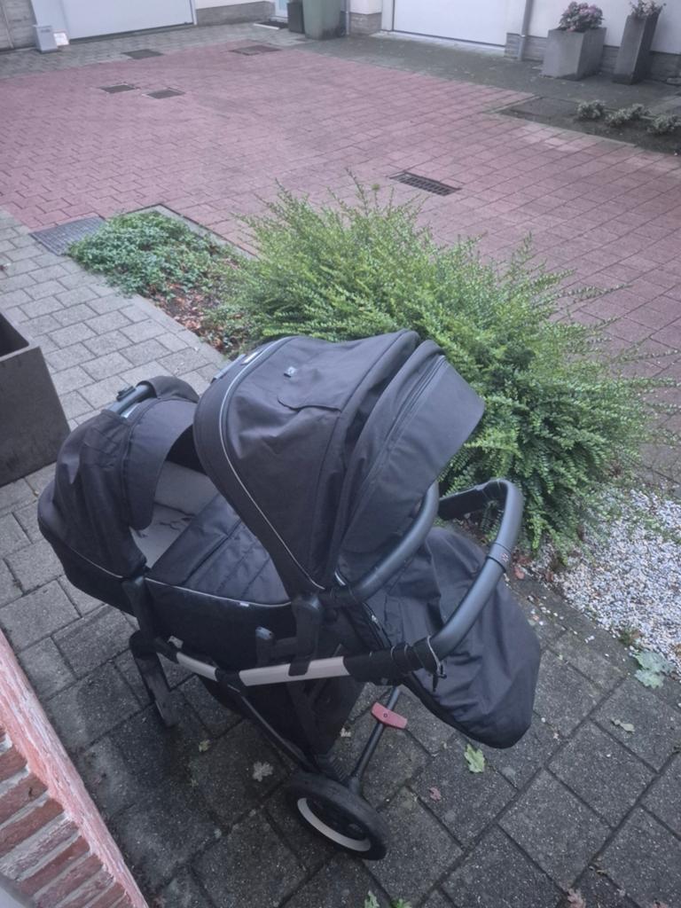 Thule duo buggy met voetenzak en regenhoes, Kinderen en Baby's, Kinderwagens en Combinaties, Ophalen