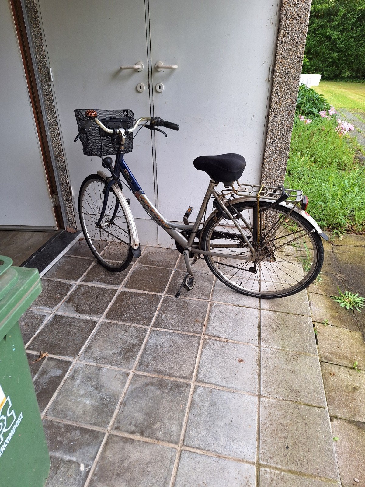 Vrouwen fiets, Ophalen