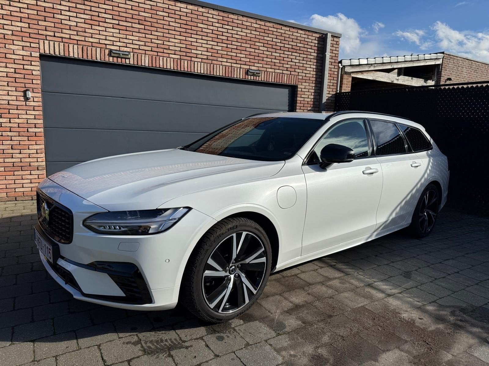 Volvo V90 R- disign t6 AWD plug-in, Auto's, Volvo, Particulier, V90, Trekhaak, Wit, Ophalen