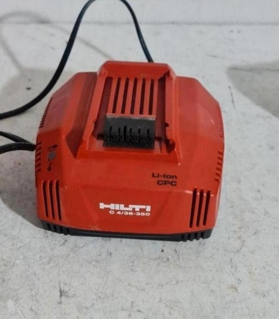 Batteries Li-Ion Hilti à chargeur rapide 14, 22, 36 volts, Enlèvement, Comme neuf