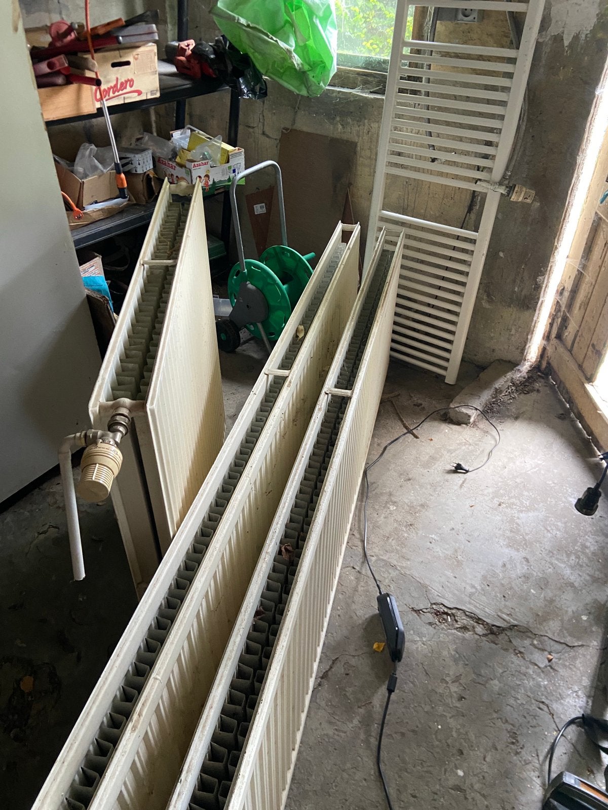 7 radiateurs a vendre en lot ou separement, Bricolage & Construction, Enlèvement, Utilisé, Radiateur