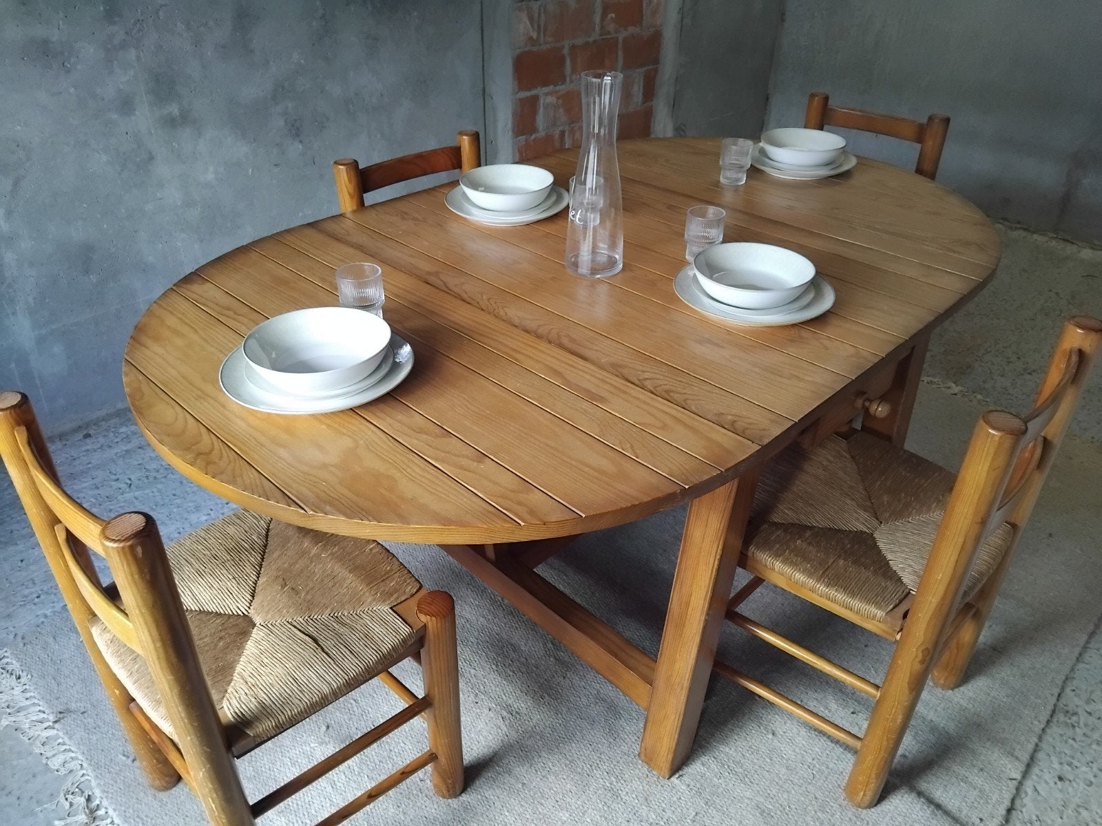 SCANDINAVISCHE eettafel met stoelen., Huis en Inrichting, Ophalen