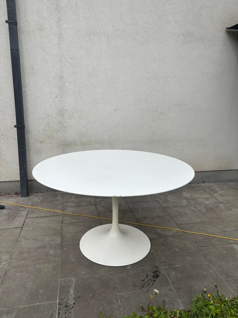 Table Knoll International Tulip 137 cm | Eero Saarinen, Maison & Meubles, Tables | Tables à manger, Utilisé, Enlèvement