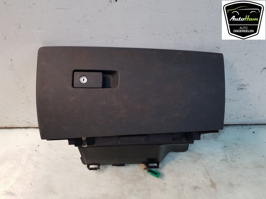 COMPARTIMENT A GANTS Volvo V70 (BW) (|30676278|39857740|), Utilisé, Volvo