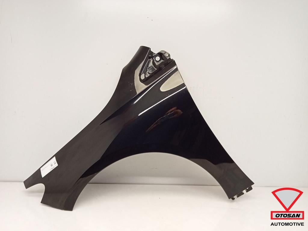 Panneau lat ral d'aile avant gauche pour Mercedes Classe B W, Mercedes-Benz AG, Mercedes-Benz, Utilisé, Mercedesstrasse 120
70372  Stuttgart, DE