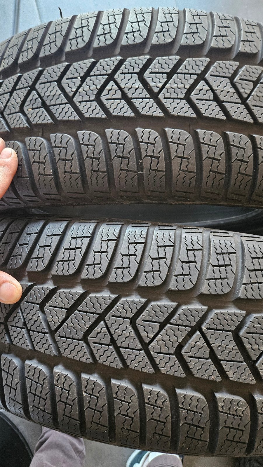 Pirelli winterbanden 225 55 17, Auto-onderdelen, Banden en Velgen, Ophalen, Winterbanden