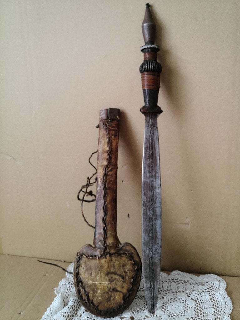 Dague Africaine Yaka mbeeli ou yaphoca épée courte 58cm DRC, Enlèvement ou Envoi