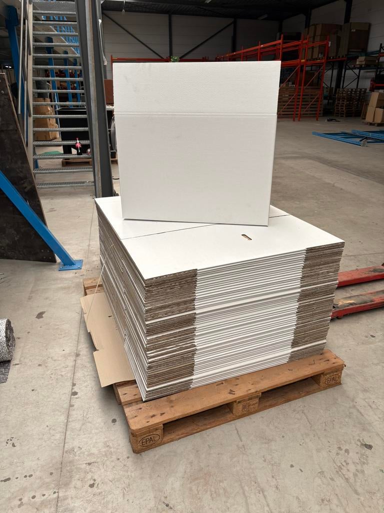 Karton dozen 47x58x83, Doe-het-zelf en Bouw, Kratten en Dozen, Ophalen, Zo goed als nieuw