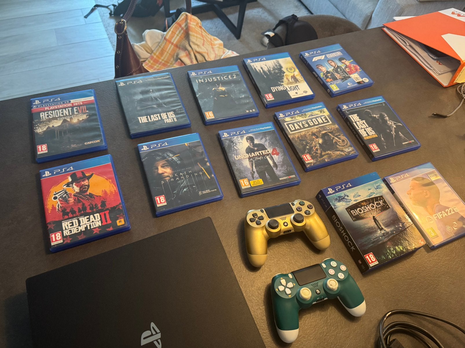 PS4 PRO 1TB + 2 Controllers + Games + jailbreakdisc, Games en Spelcomputers, Ophalen of Verzenden, Zo goed als nieuw, Pro