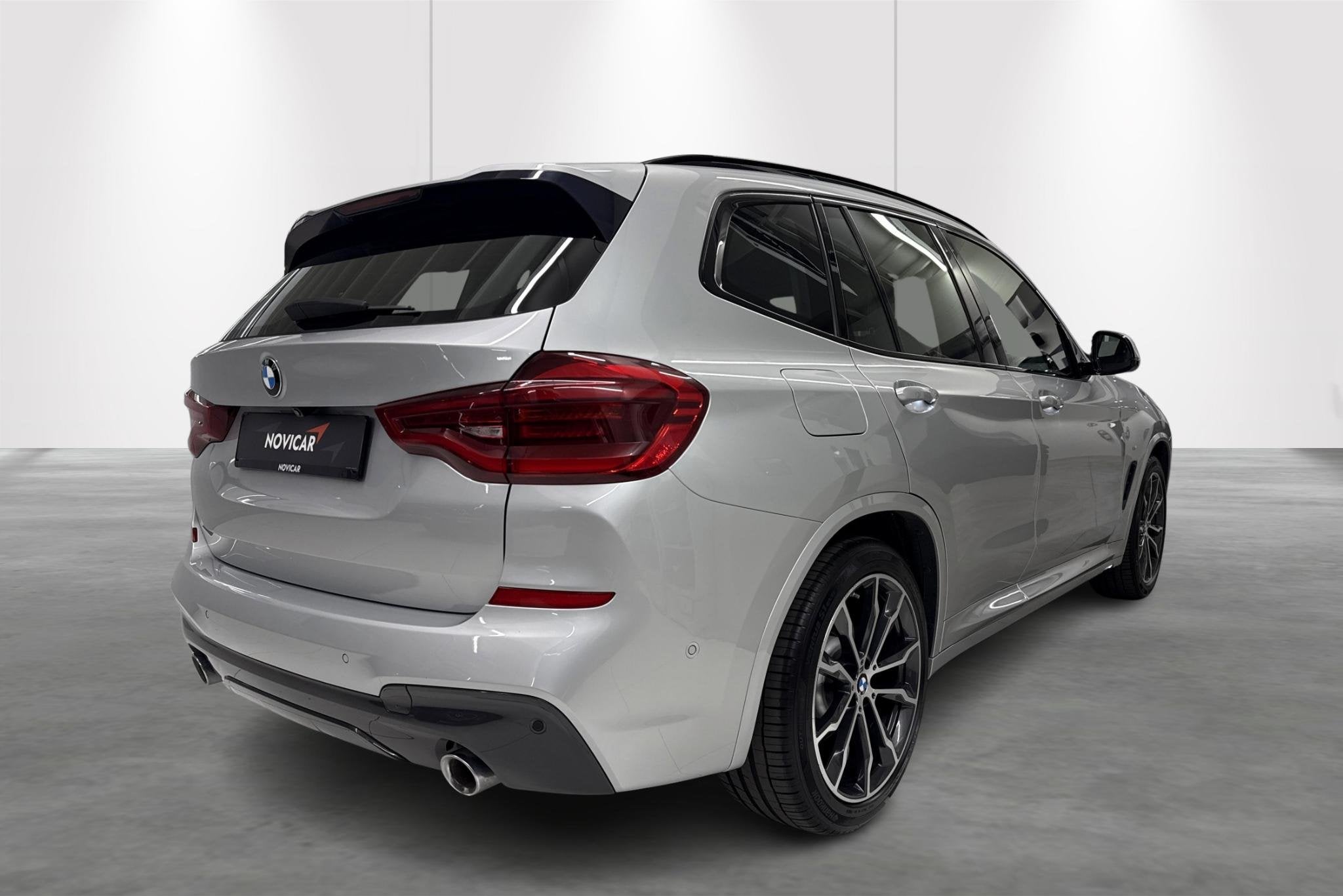 BMW X3 xDrive20i (135 kW) (automatique), Autos, Argent ou Gris, 135 kW, Bleu, 5 portes
