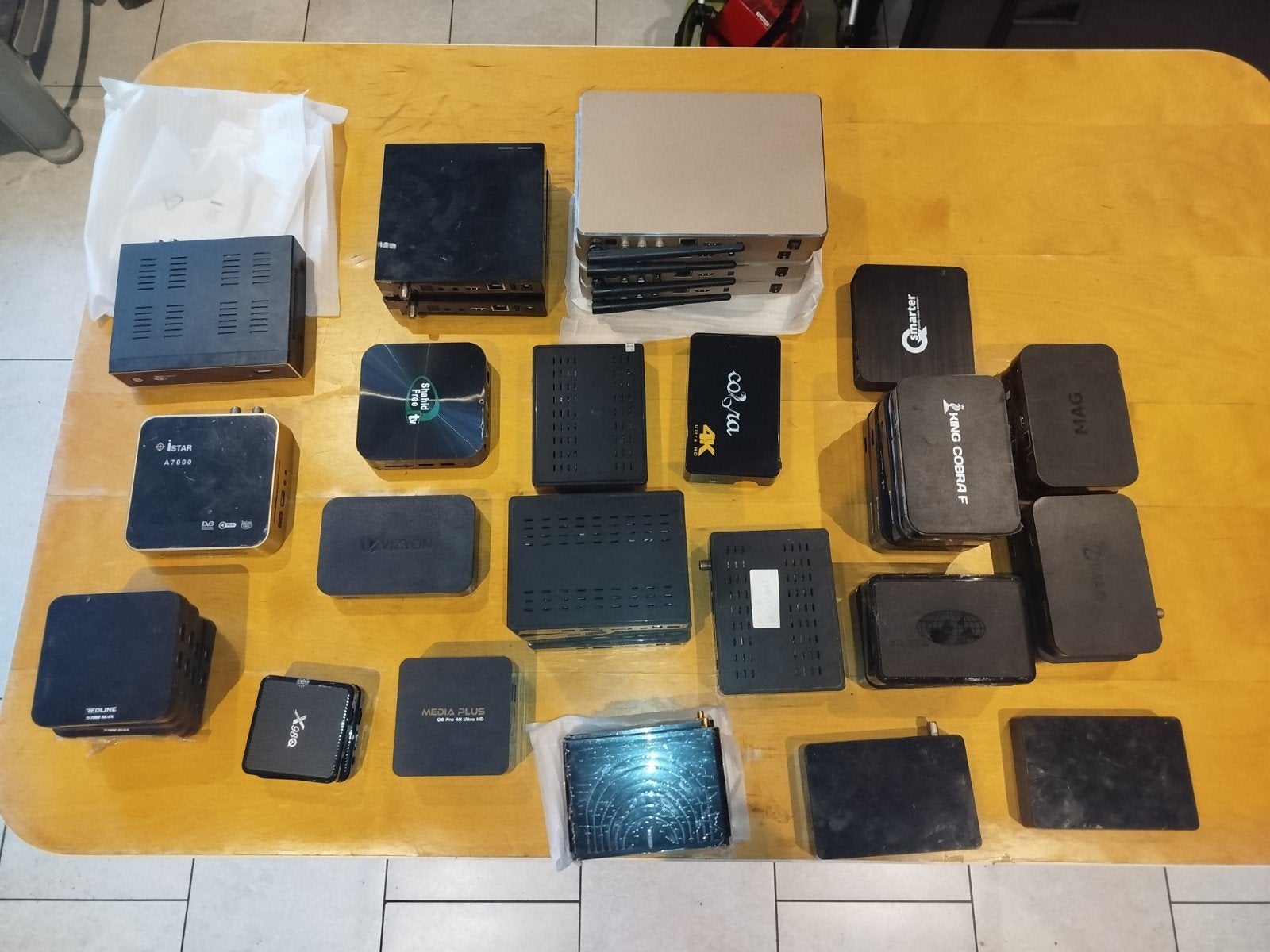 IPTV, TV, Hi-fi & Vidéo, Enlèvement, Ne fonctionne pas, Accessoires d'antenne (parabolique), Autres marques