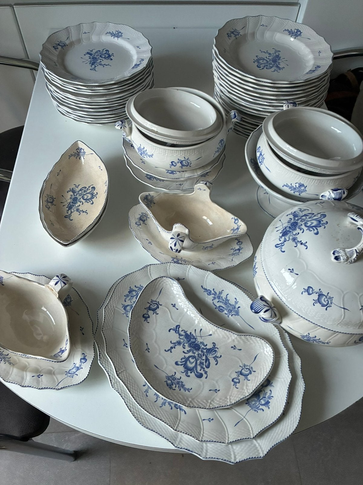 Vaisselle ancienne à décor floral bleu et blanc, Antiquités & Art, Enlèvement