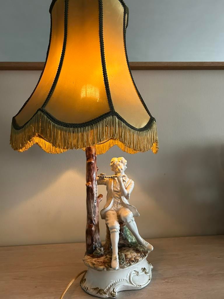 Lampe en porcelaine Capodimonte, Enlèvement