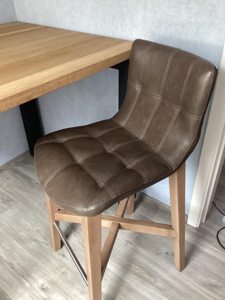 Hoge eiken tafel & 4 stoelen, Quatre personnes, Comme neuf, Landelijk, Enlèvement