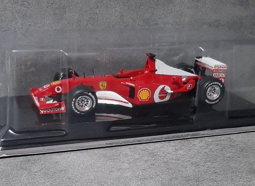 Premium Collectibles/1:24/Ferrari F 2002/Michael Schumacher/, Hobby en Vrije tijd, Ophalen of Verzenden, Zo goed als nieuw, Auto
