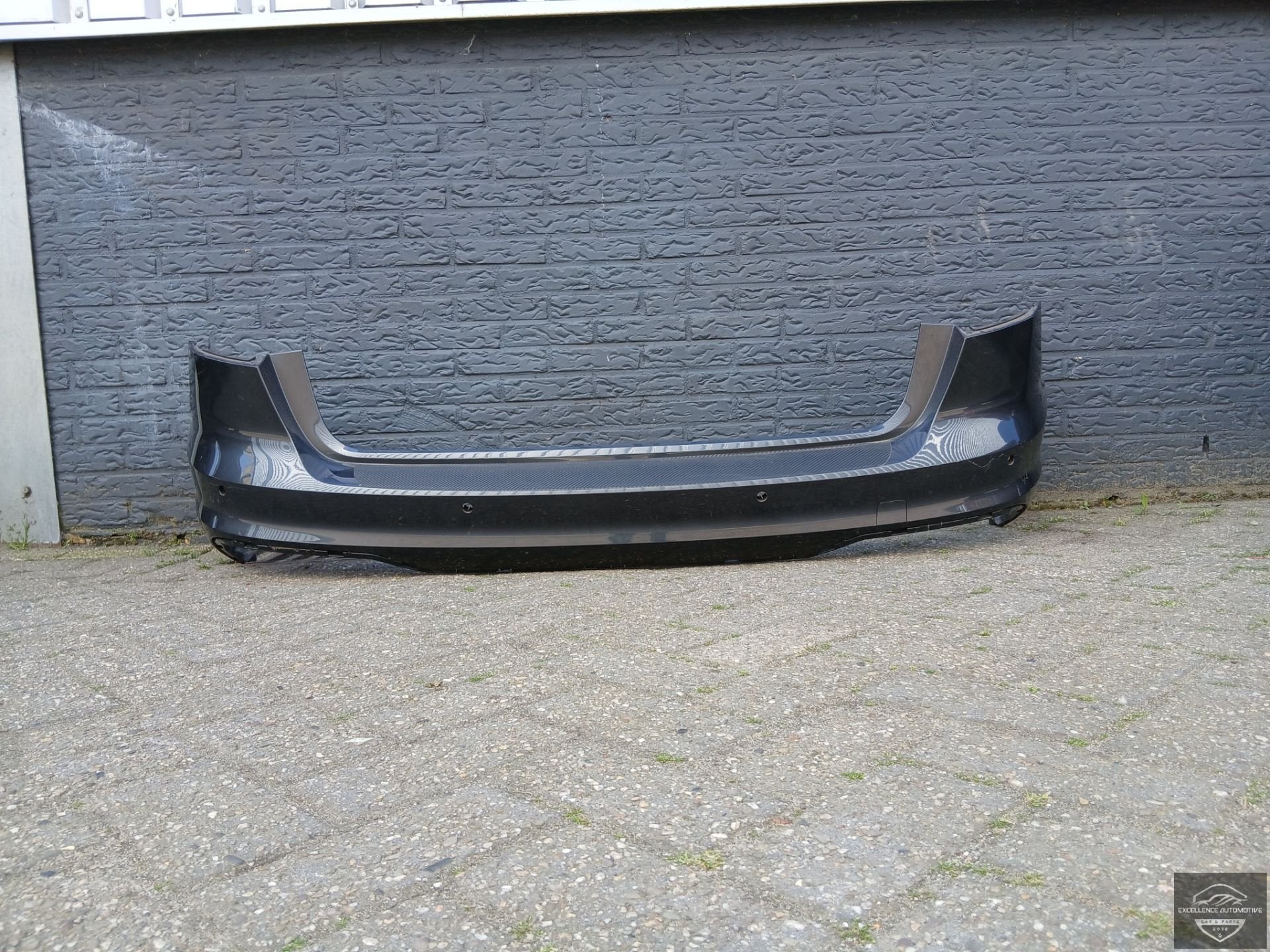 Audi A4 8W Facelift Avant 19-24 Achterbumper Bumper 4xPDC Or, Auto-onderdelen, Gebruikt, AUDI AG, Auto-Union-Strasse 1
85045  Ingolstadt, DE