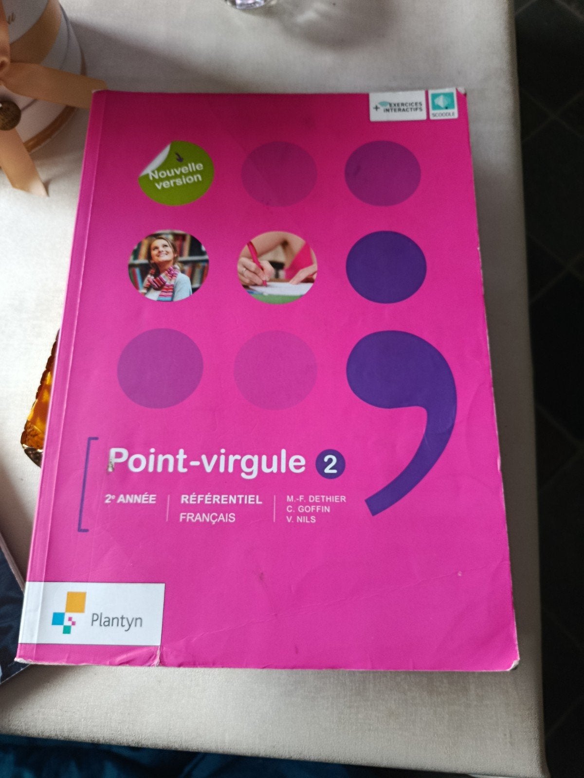 point Virgule, Livres, Enlèvement