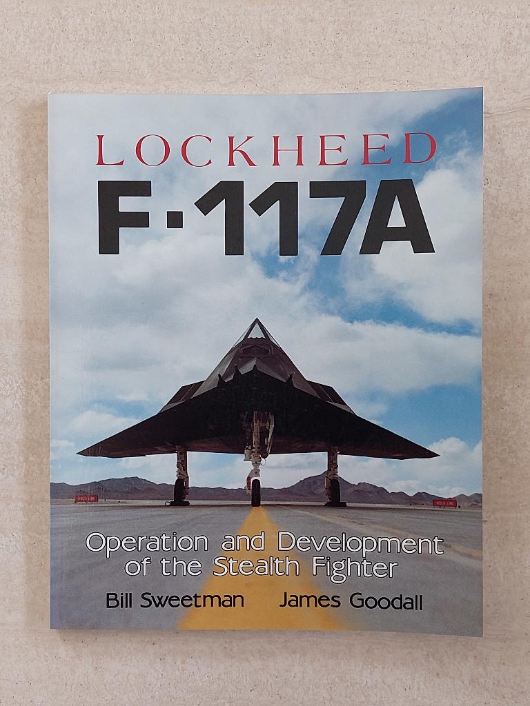Lockheed F-117A Stealth, Verzamelen, Luchtvaart en Vliegtuigspotten, Ophalen, Nieuw, Boek of Tijdschrift