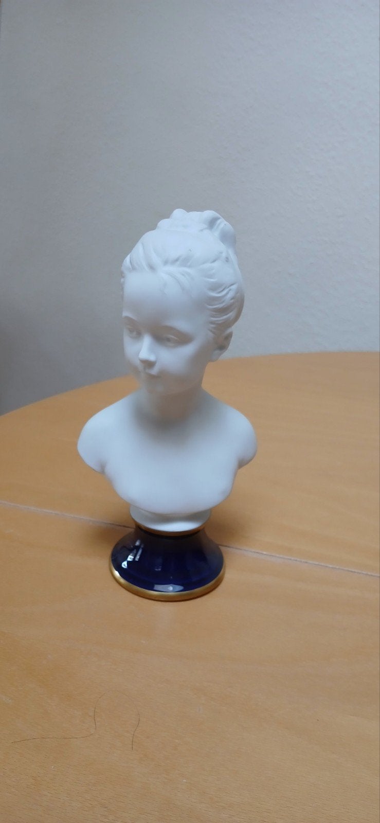 A vendre jolie statuette en porcelaine biscuit,  Limoges, Antiquités & Art, Enlèvement