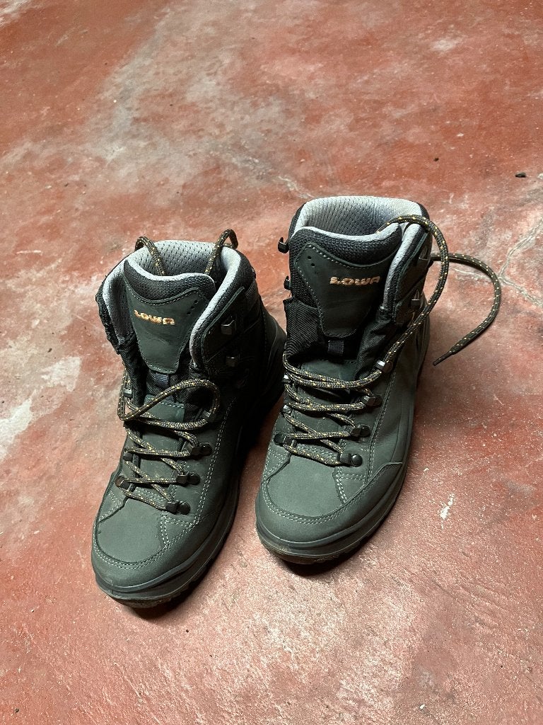 Wandelschoenen Lowa dames 37, Ophalen of Verzenden, Zo goed als nieuw, Schoenen