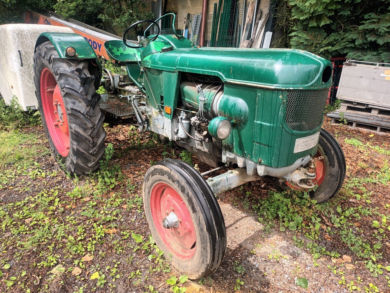 Plusieurs tracteurs à vendre